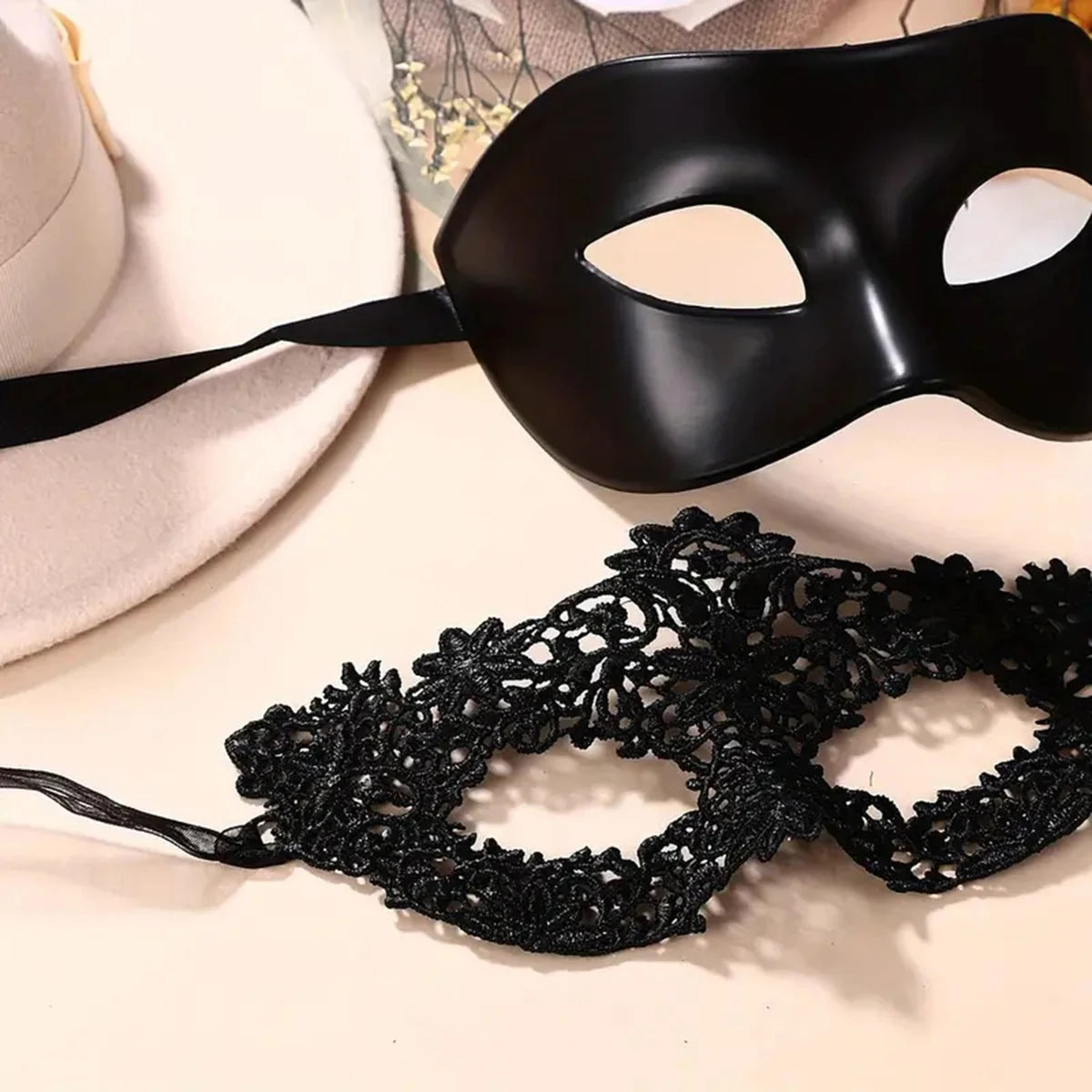2pcs Elegant Black Lace Masquerade Mask Set for Couples -