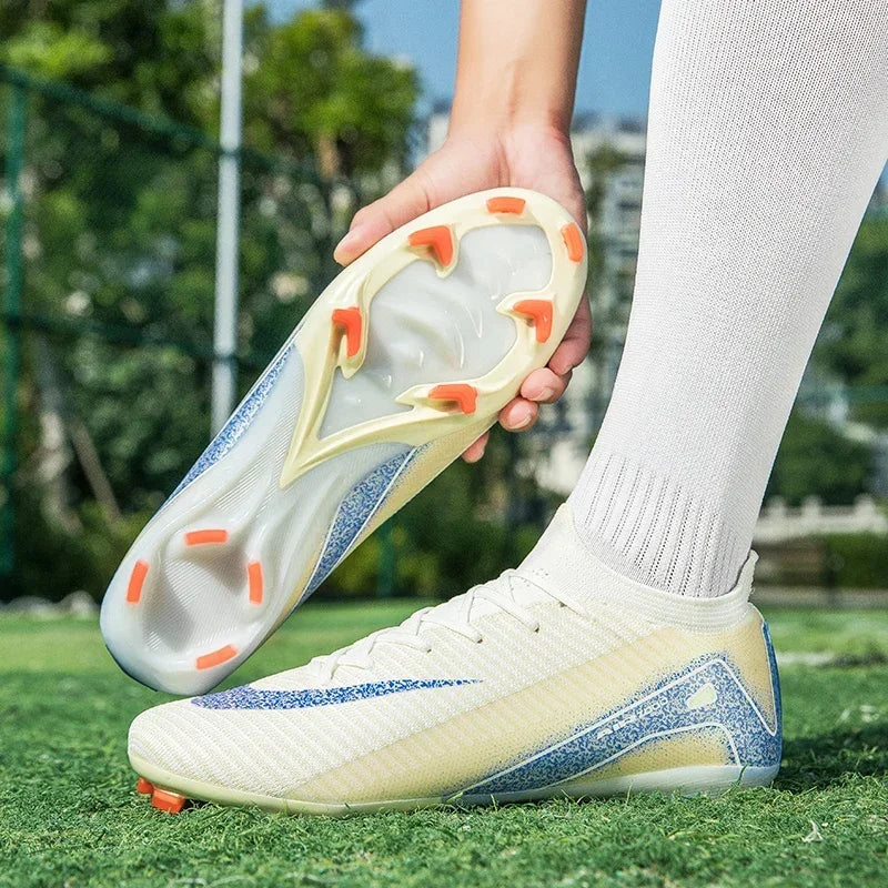 Men Professional Training Football Boots Ultralight Soccer Shoes